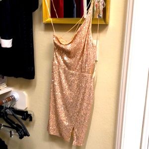 ✨✨💫gold sequin strappy one shoulder mini dress. Perfect fit!